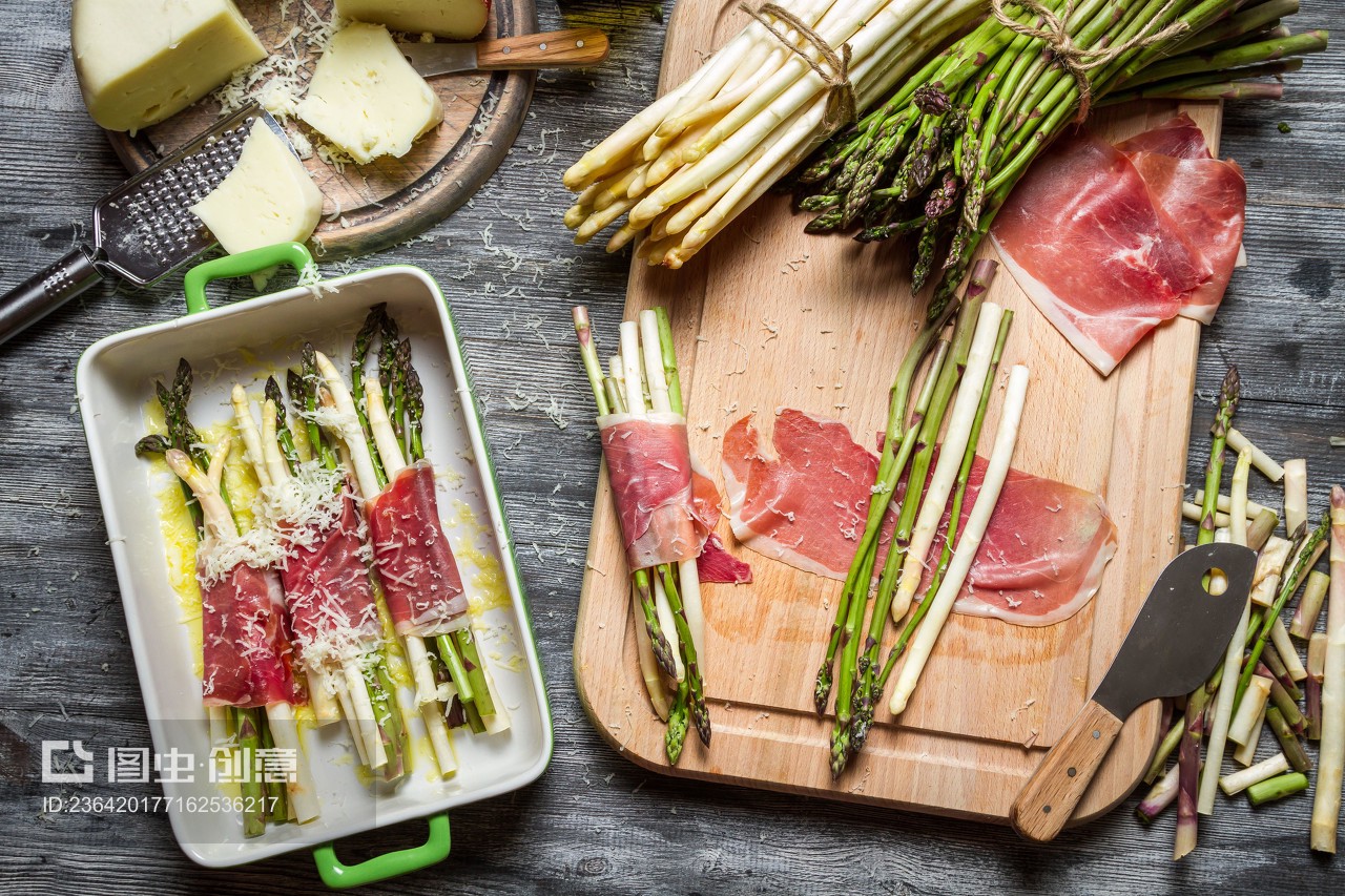 Asparagus wrapped in Parma ham casserole